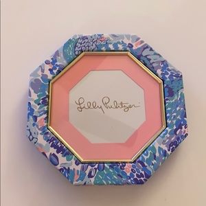 Lilly Pulitzer picture frame.
